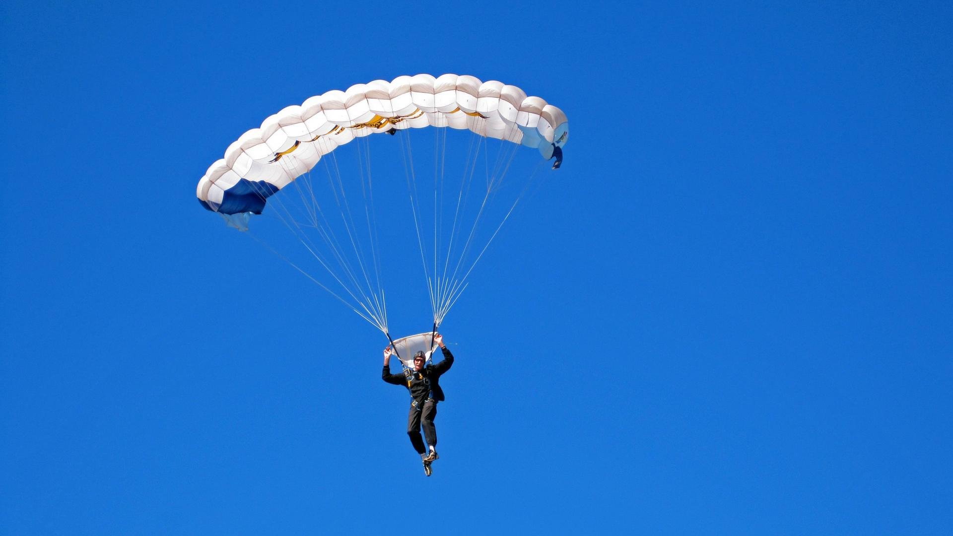 决赛裁判判罚尺度成为焦点话题，裁判对抗赛